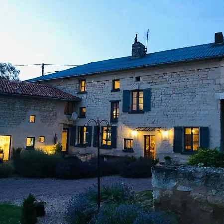 Maison De Lavande Couette-café 3*