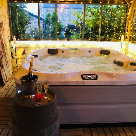 Maison De Lavande Couette-café 3*